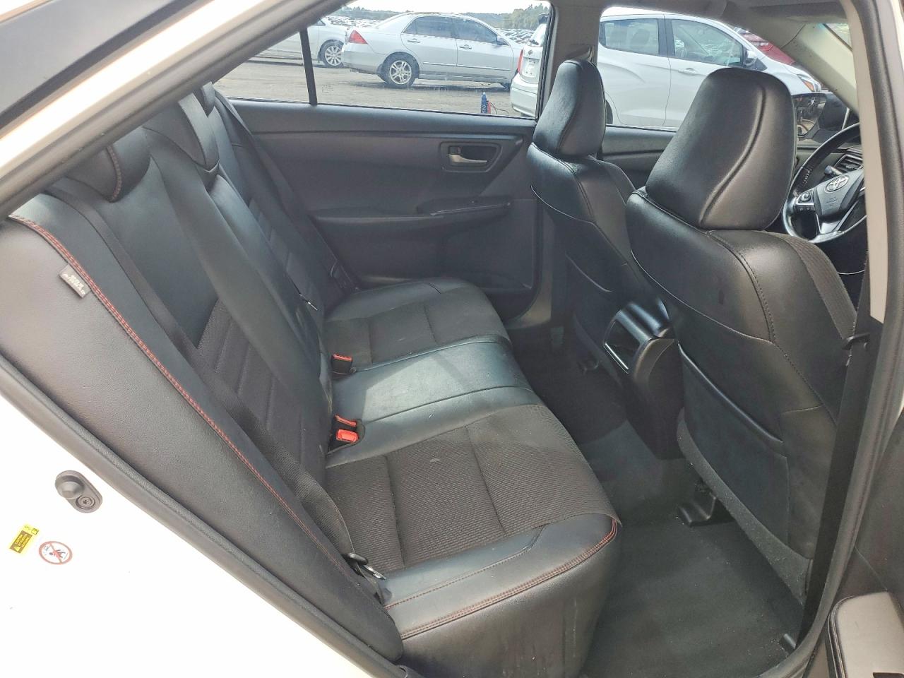 2016 TOYOTA CAMRY LE photo 10