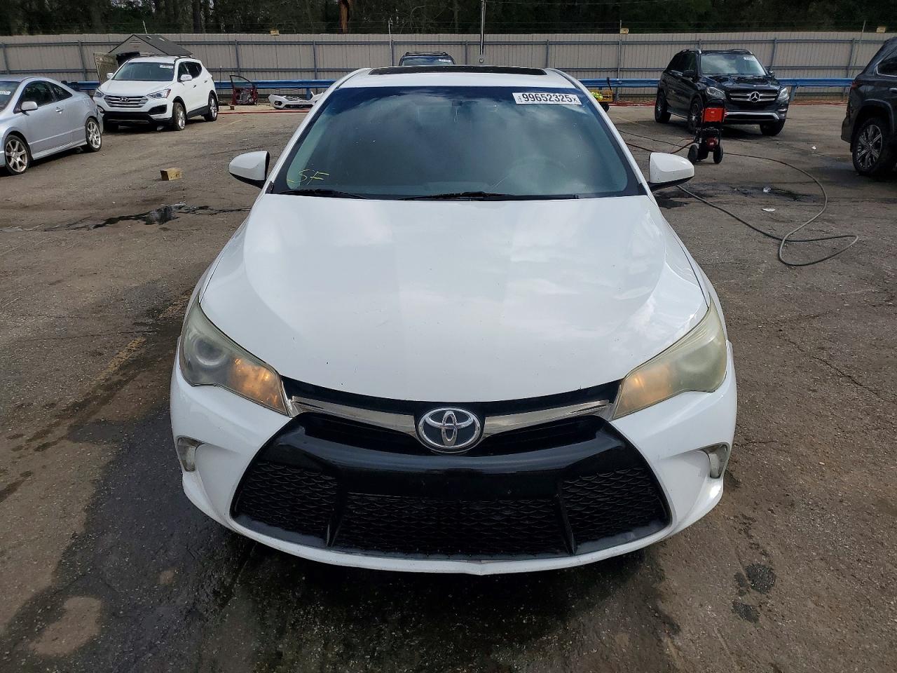 2016 TOYOTA CAMRY LE photo 5