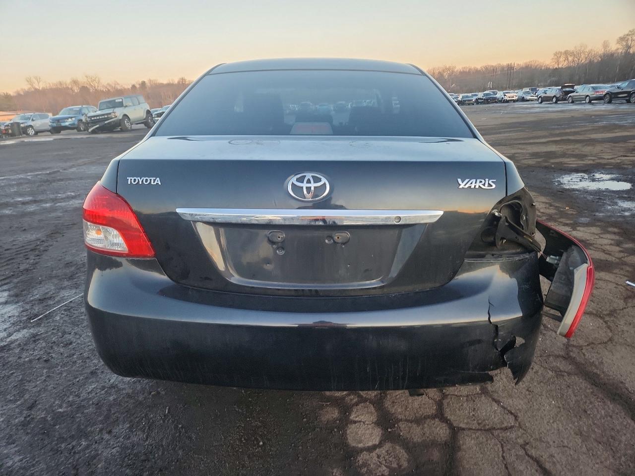 2008 TOYOTA YARIS photo 6