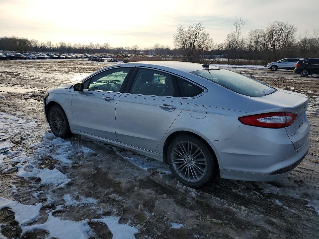 2013 FORD FUSION SE photo 2
