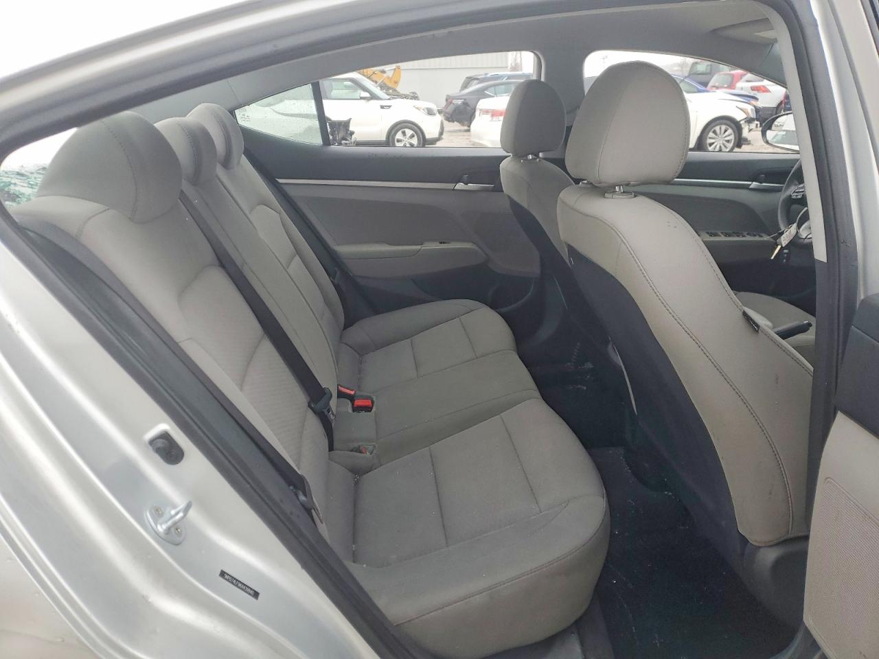 2019 HYUNDAI ELANTRA SE photo 10