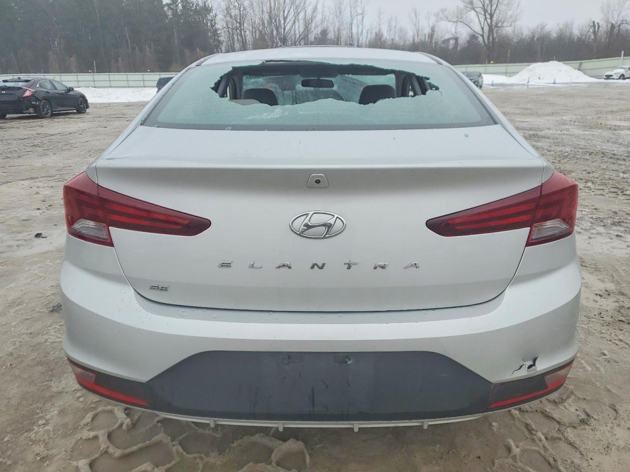 2019 HYUNDAI ELANTRA SE photo 6
