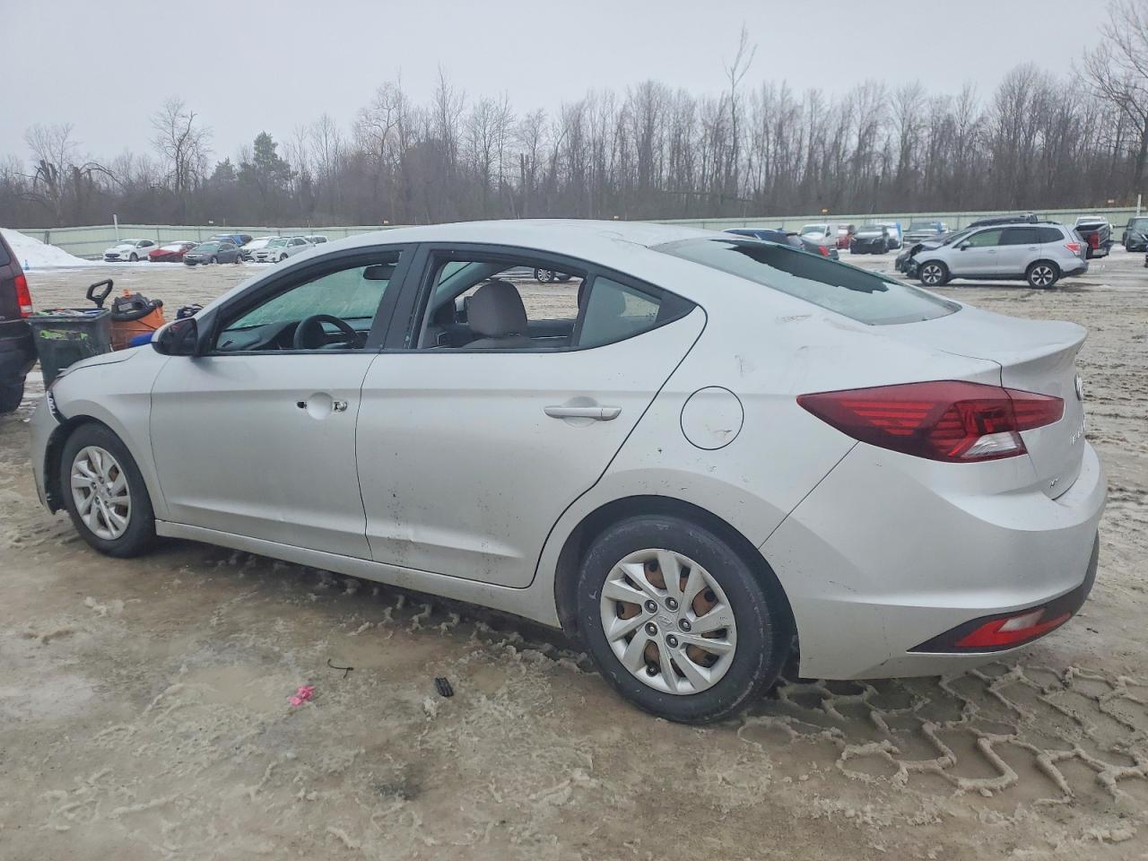 2019 HYUNDAI ELANTRA SE photo 2