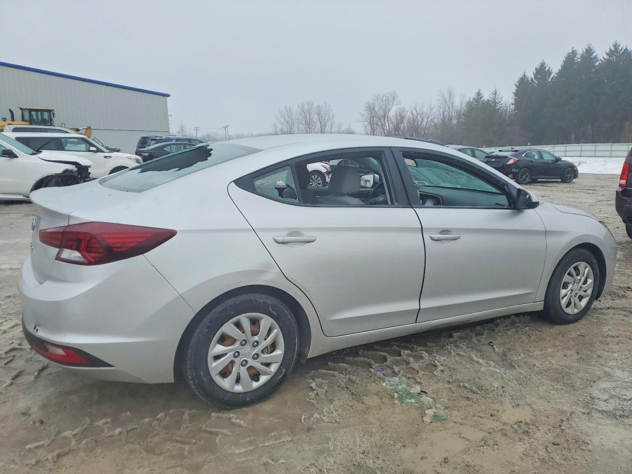 2019 HYUNDAI ELANTRA SE photo 3