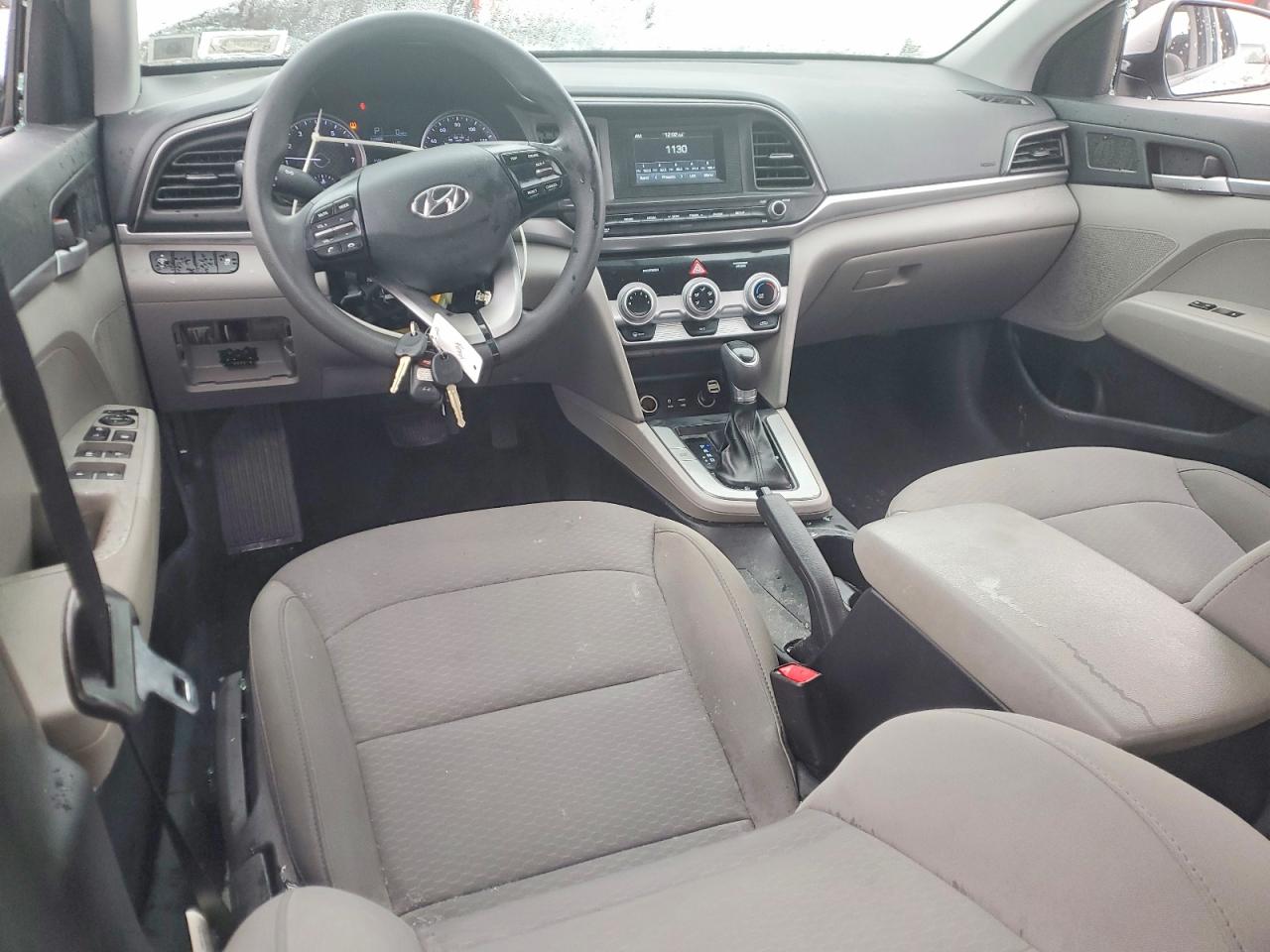 2019 HYUNDAI ELANTRA SE photo 8