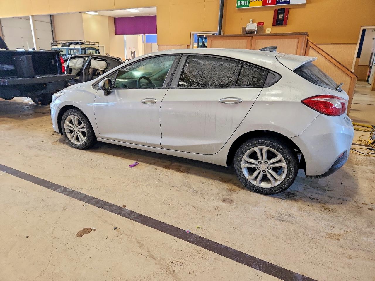 2019 CHEVROLET CRUZE LS photo 2