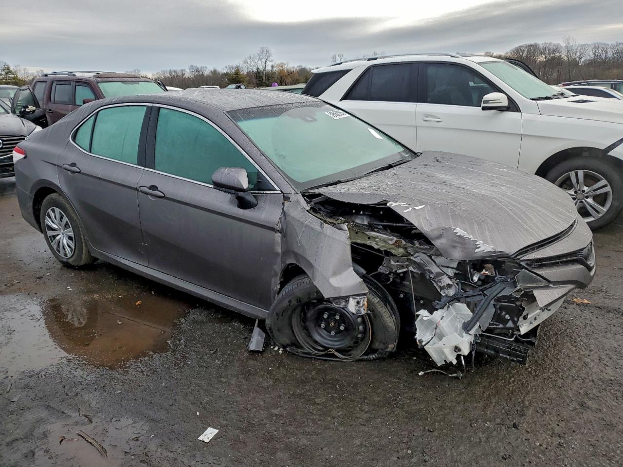 2018 TOYOTA CAMRY L photo 4