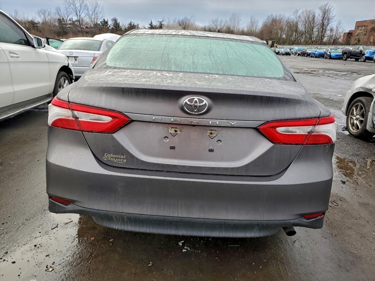 2018 TOYOTA CAMRY L photo 6