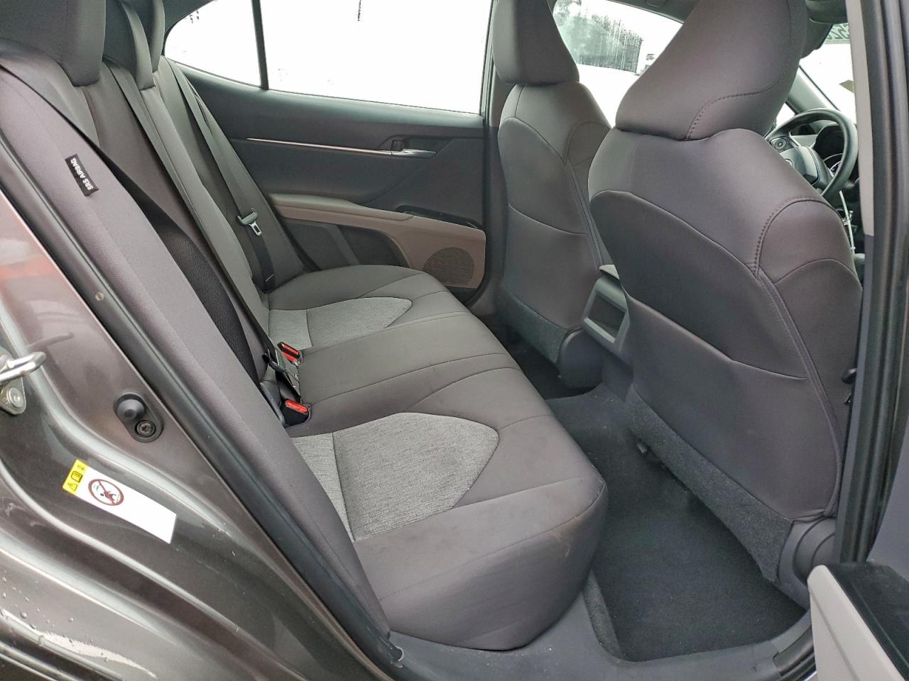 2018 TOYOTA CAMRY L photo 10