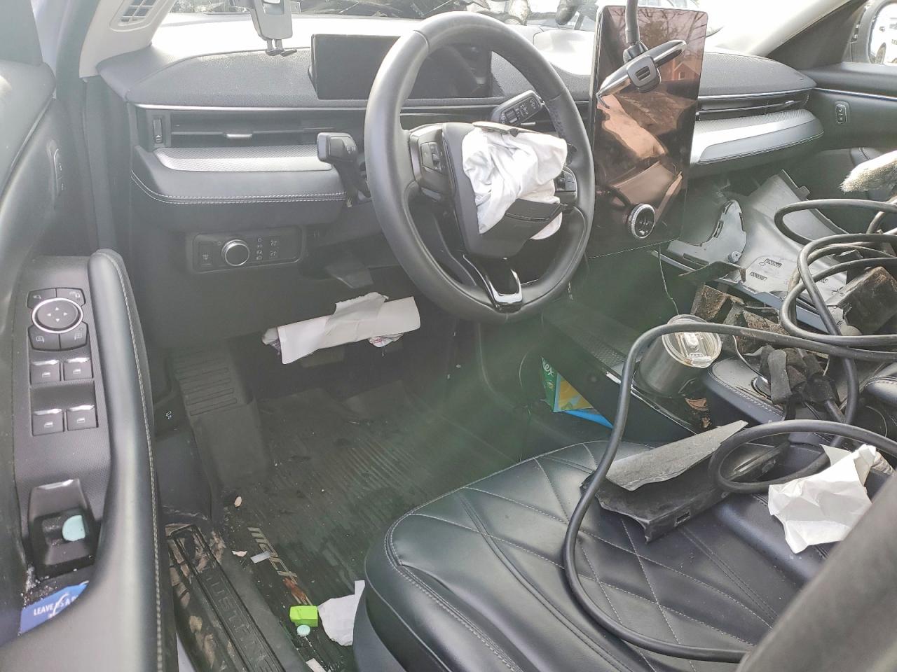 2021 FORD MUSTANG MACH-E SELECT photo 8