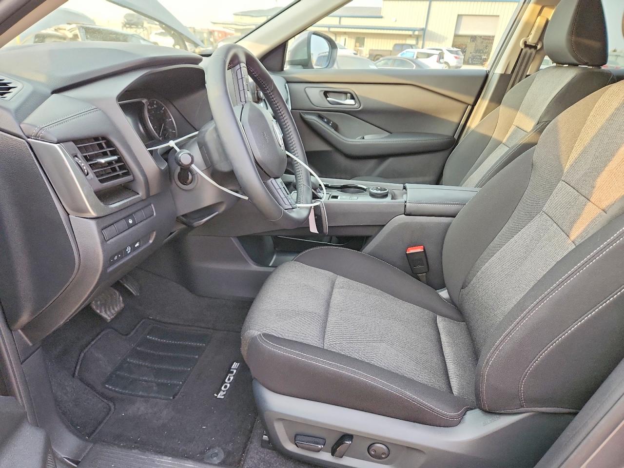 2025 NISSAN ROGUE SV photo 7