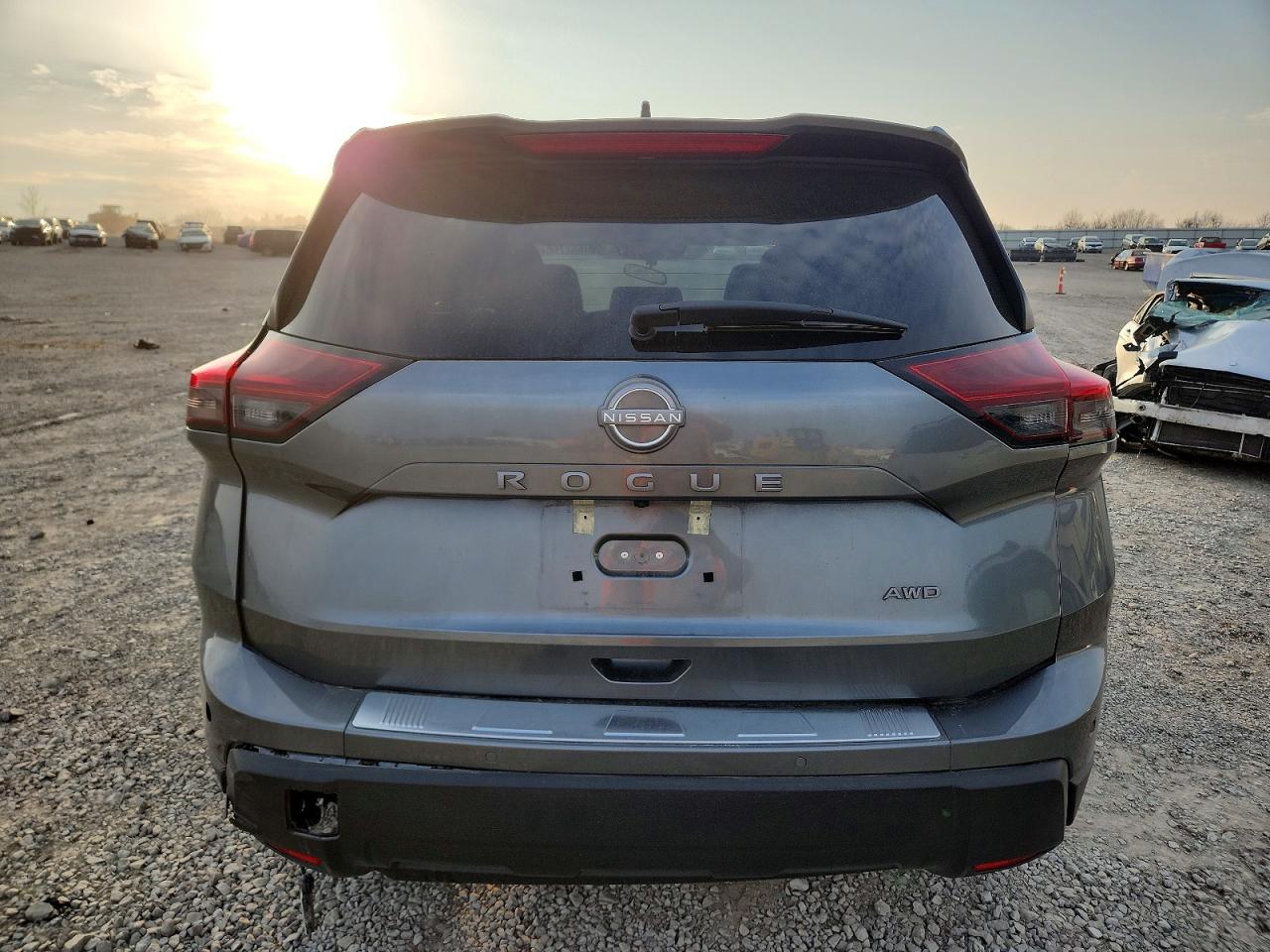 2025 NISSAN ROGUE SV photo 6