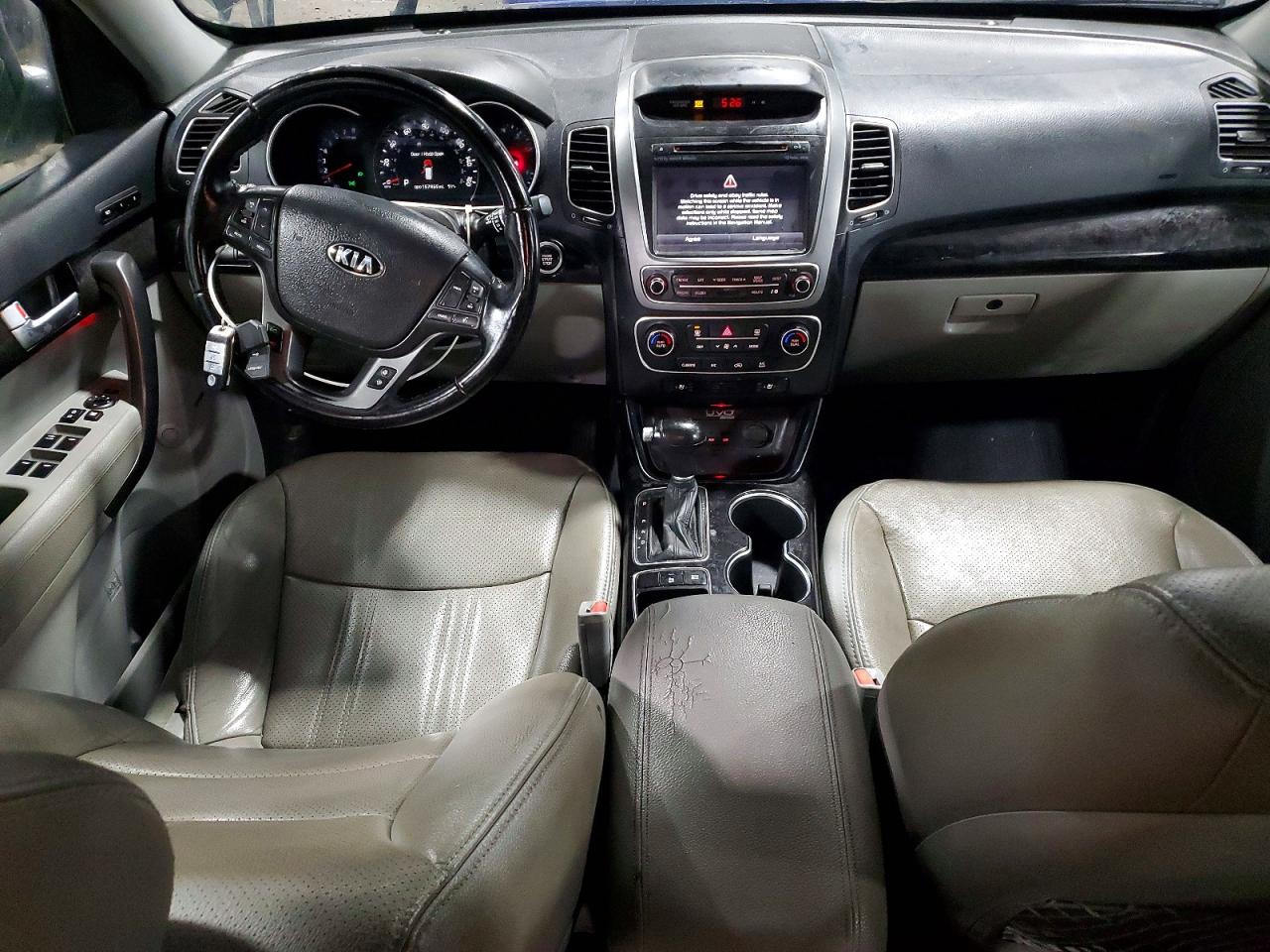 2014 KIA SORENTO LX photo 8