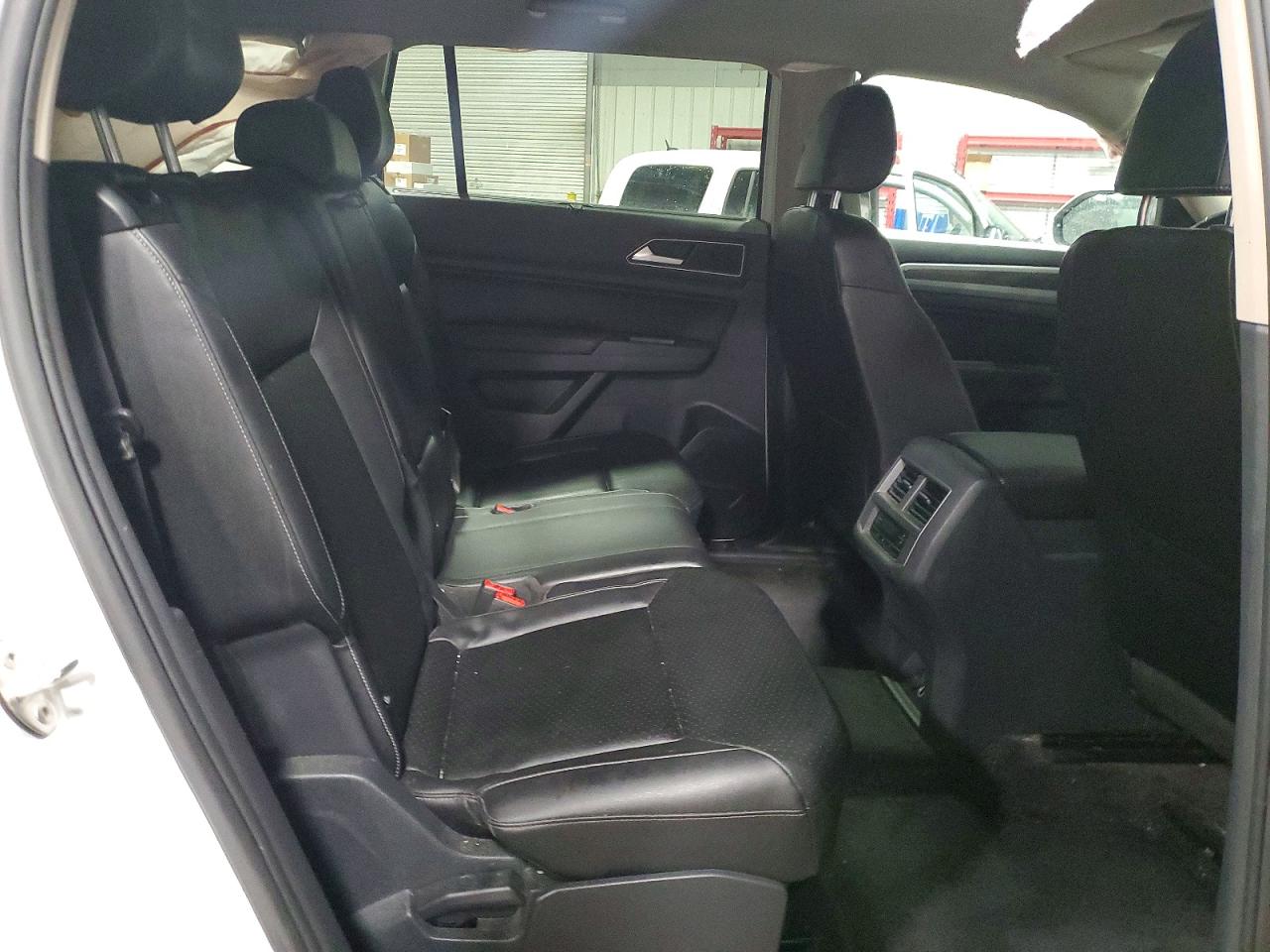 2018 VOLKSWAGEN ATLAS SE photo 10