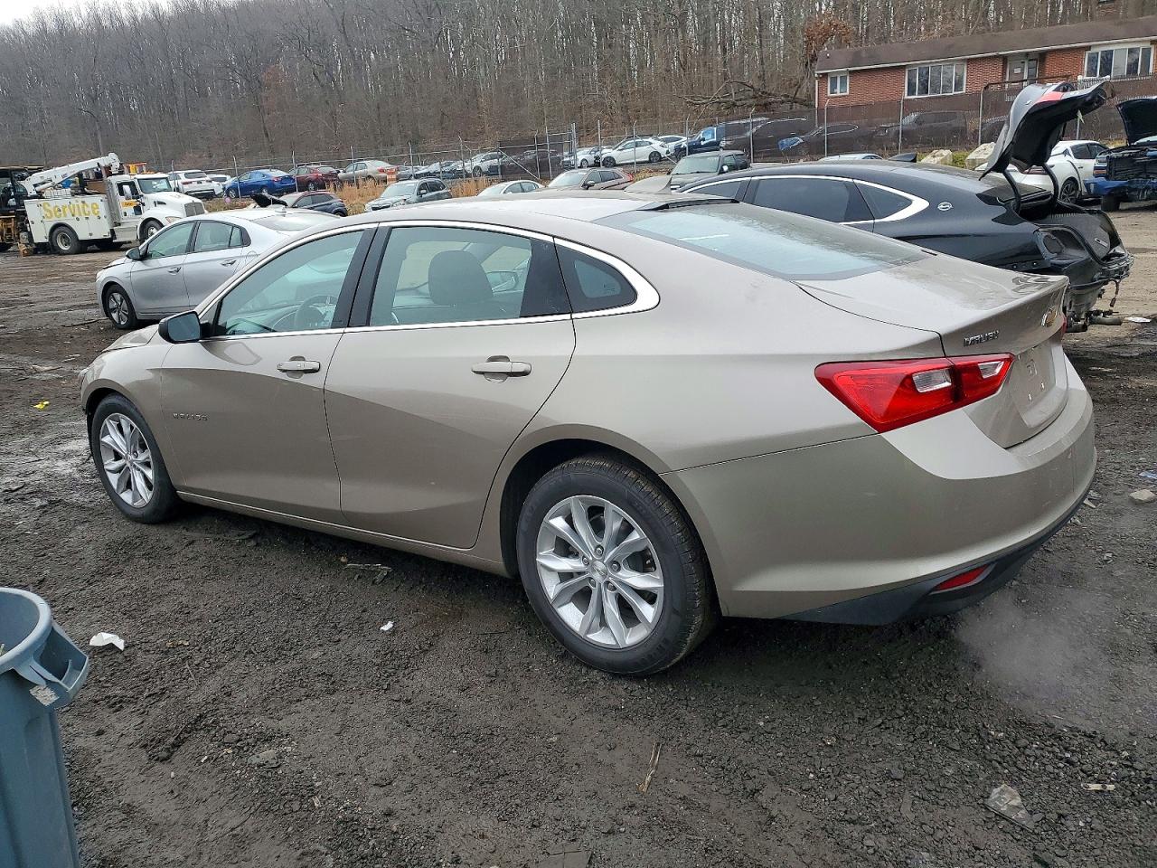 2023 CHEVROLET MALIBU LT photo 2