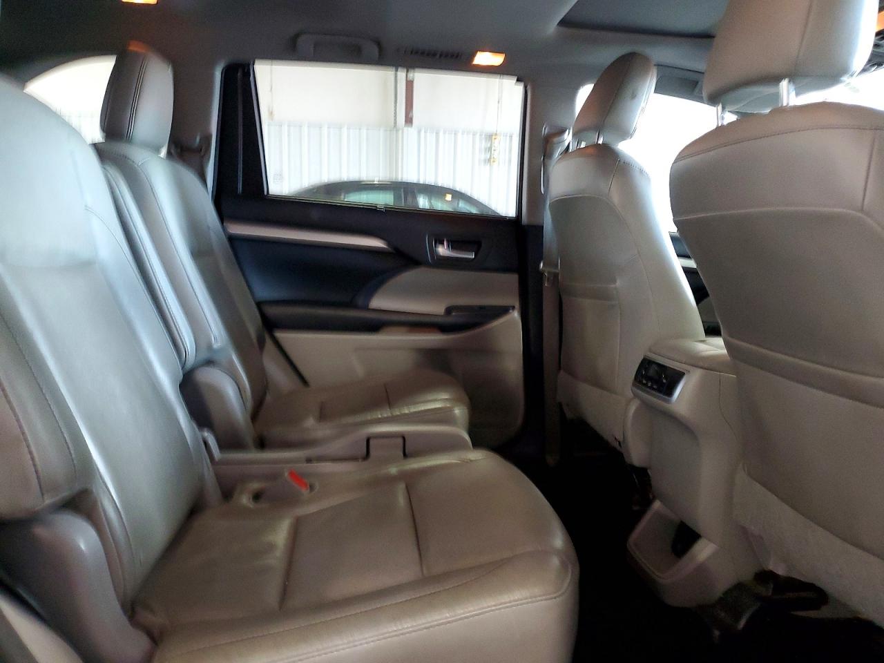 2014 TOYOTA HIGHLANDER XLE photo 11