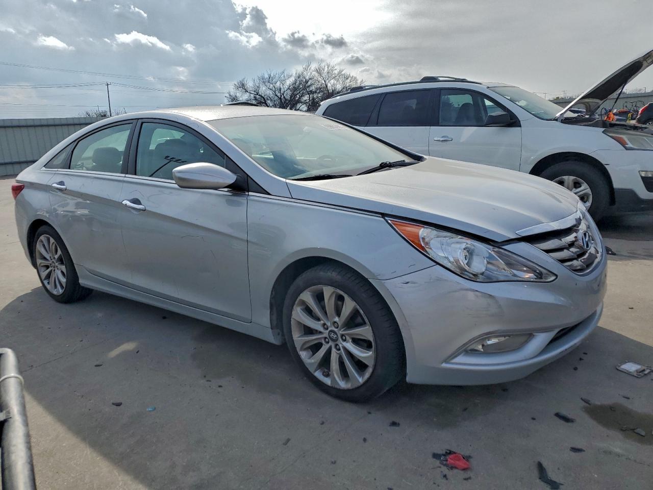 2011 HYUNDAI SONATA SE photo 4