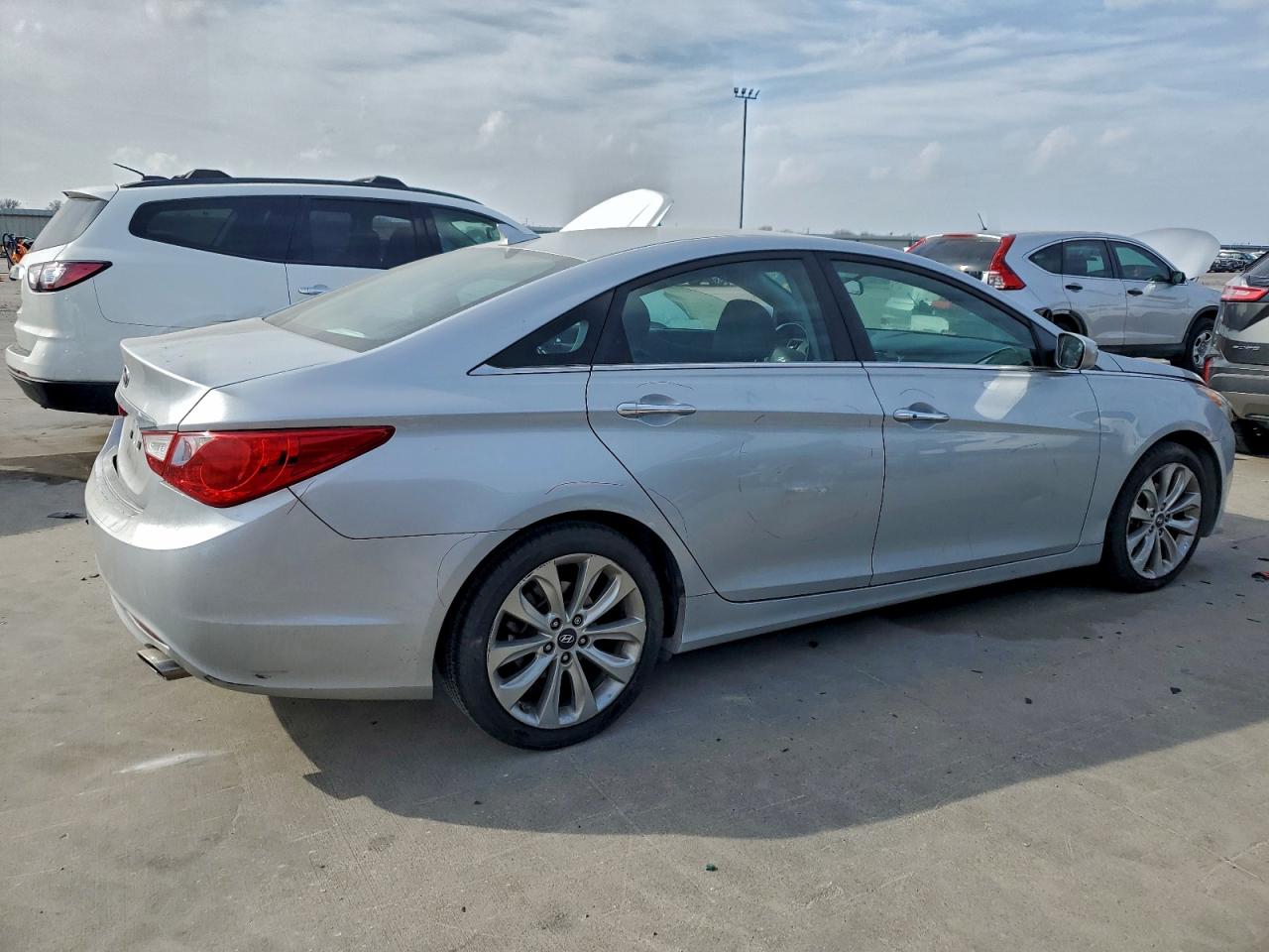 2011 HYUNDAI SONATA SE photo 3