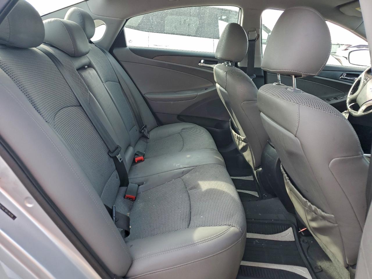 2011 HYUNDAI SONATA SE photo 10
