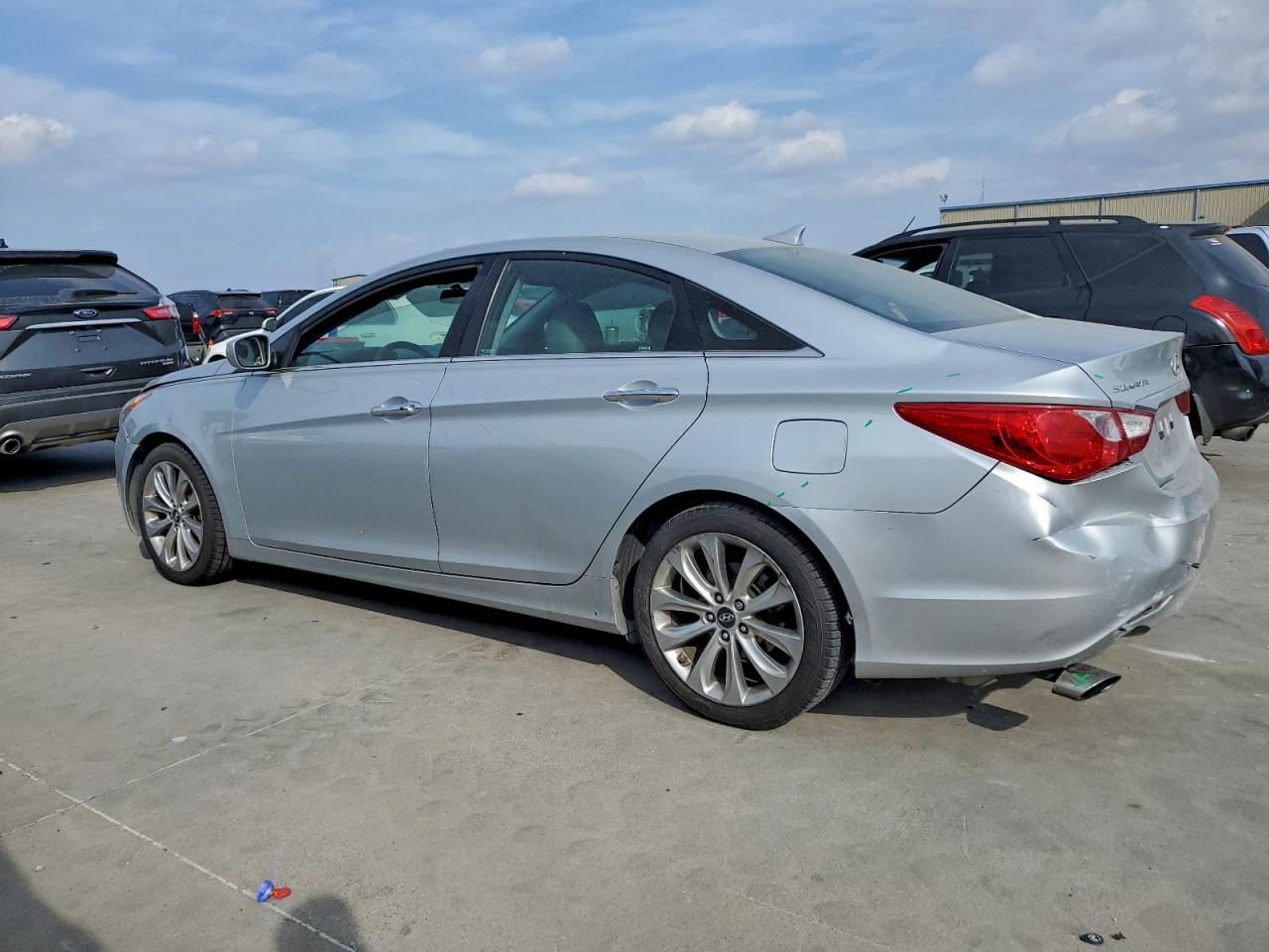 2011 HYUNDAI SONATA SE photo 2