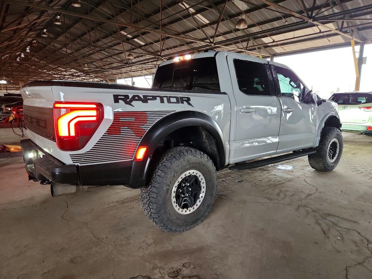 2024 FORD F150 RAPTOR photo 7