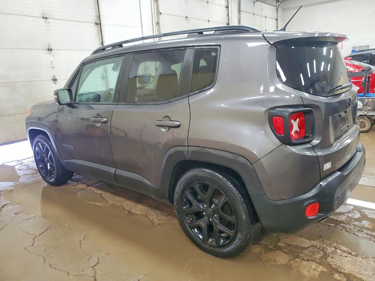 2017 JEEP RENEGADE LATITUDE photo 2