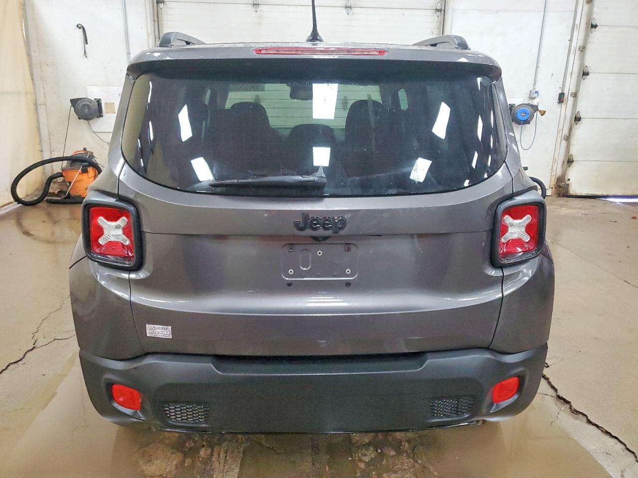 2017 JEEP RENEGADE LATITUDE photo 6