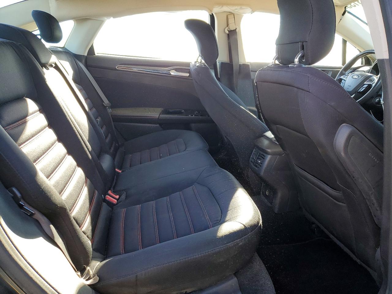 2015 FORD FUSION SE photo 10