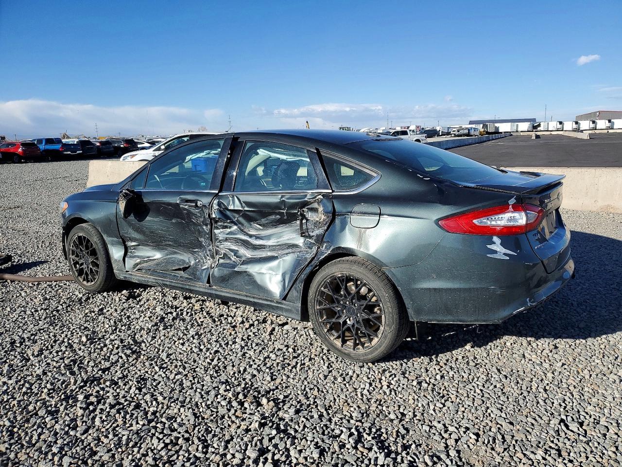 2015 FORD FUSION SE photo 2