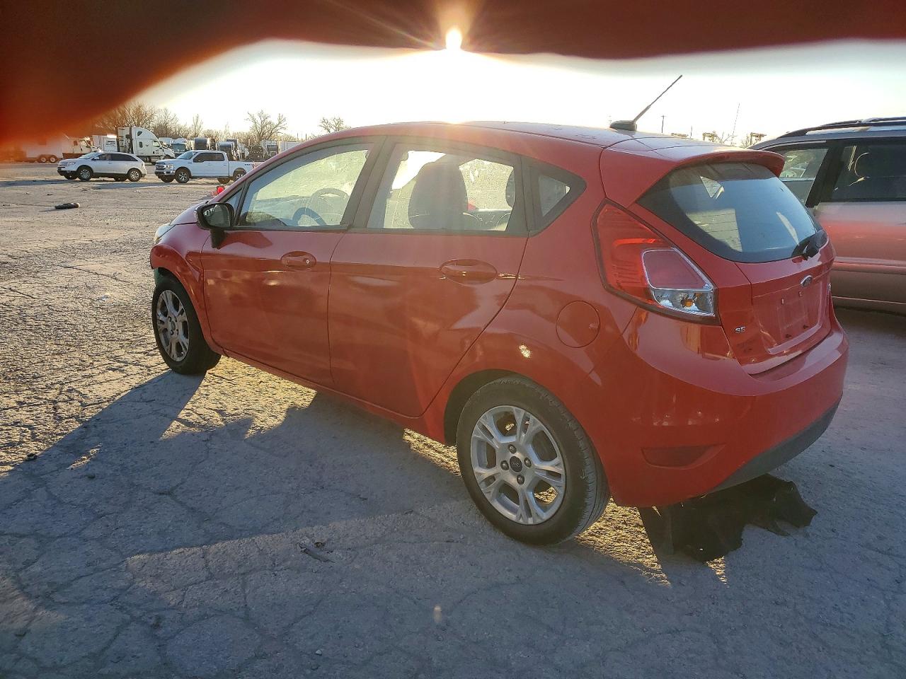 2015 FORD FIESTA SE photo 2