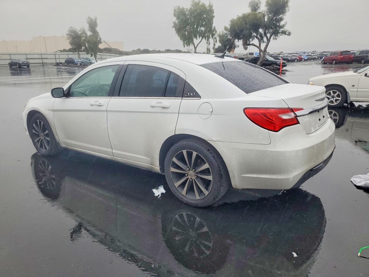 2013 CHRYSLER 200 LIMITED photo 2