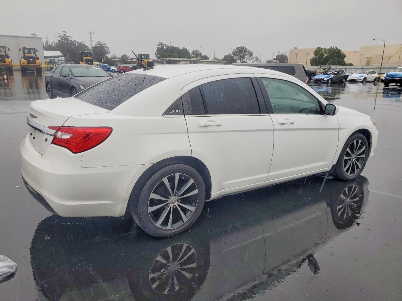 2013 CHRYSLER 200 LIMITED photo 3