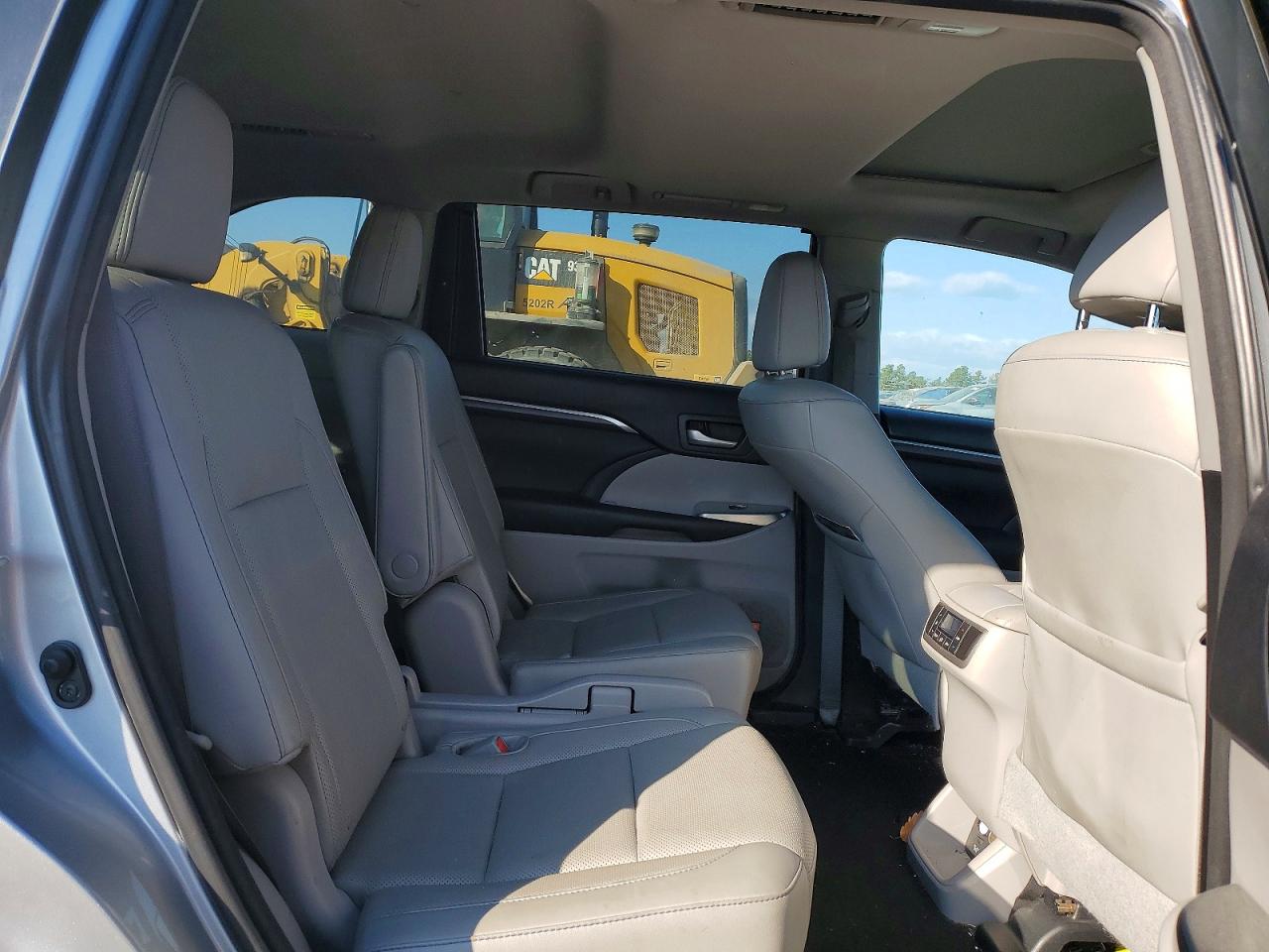2016 TOYOTA HIGHLANDER LIMITED photo 11
