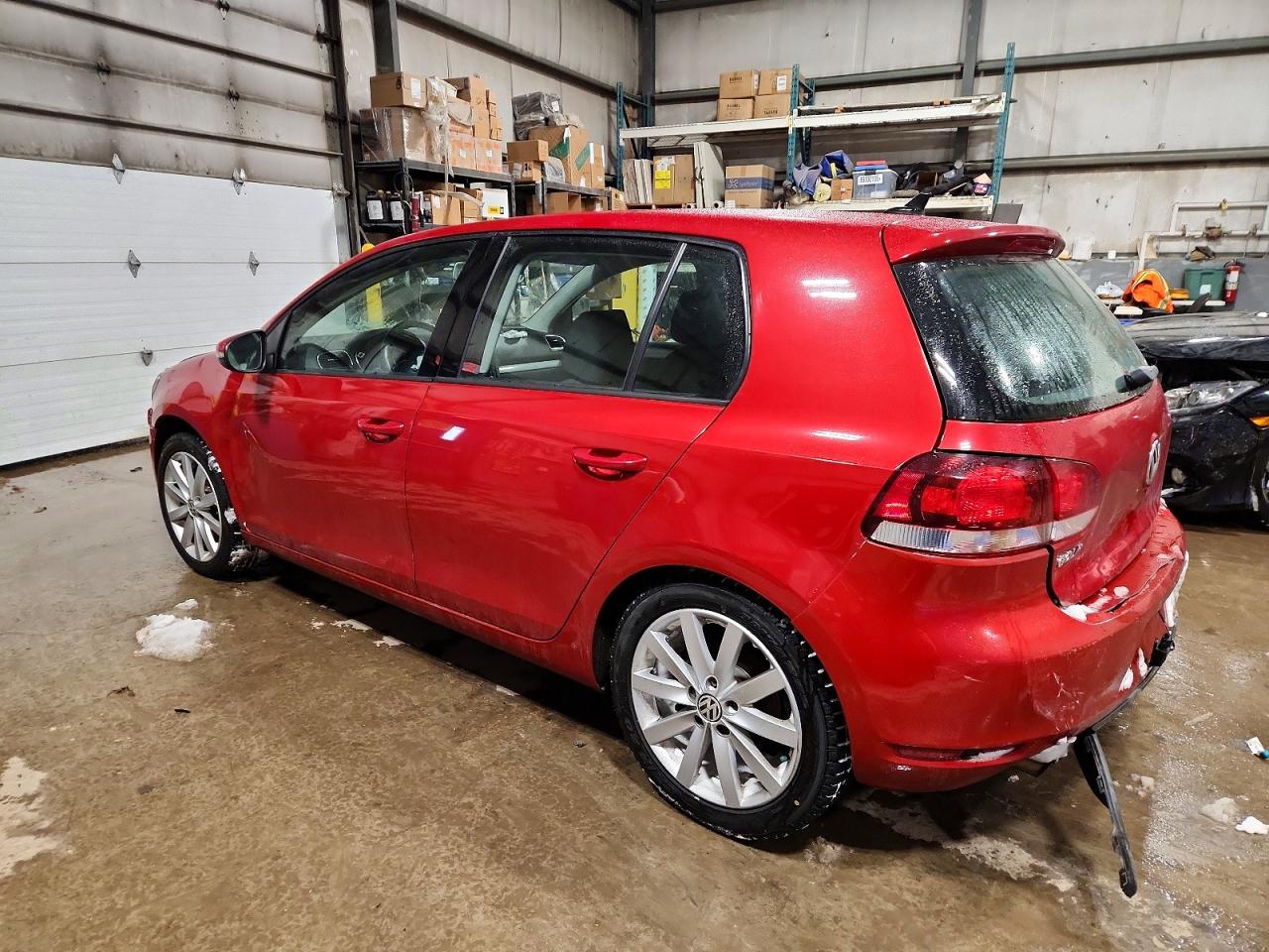 2011 VOLKSWAGEN GOLF photo 2