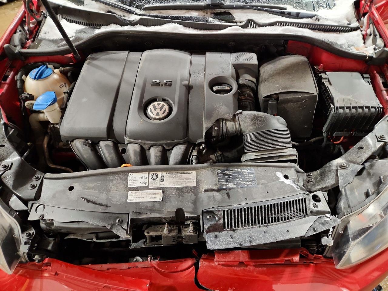 2011 VOLKSWAGEN GOLF photo 11