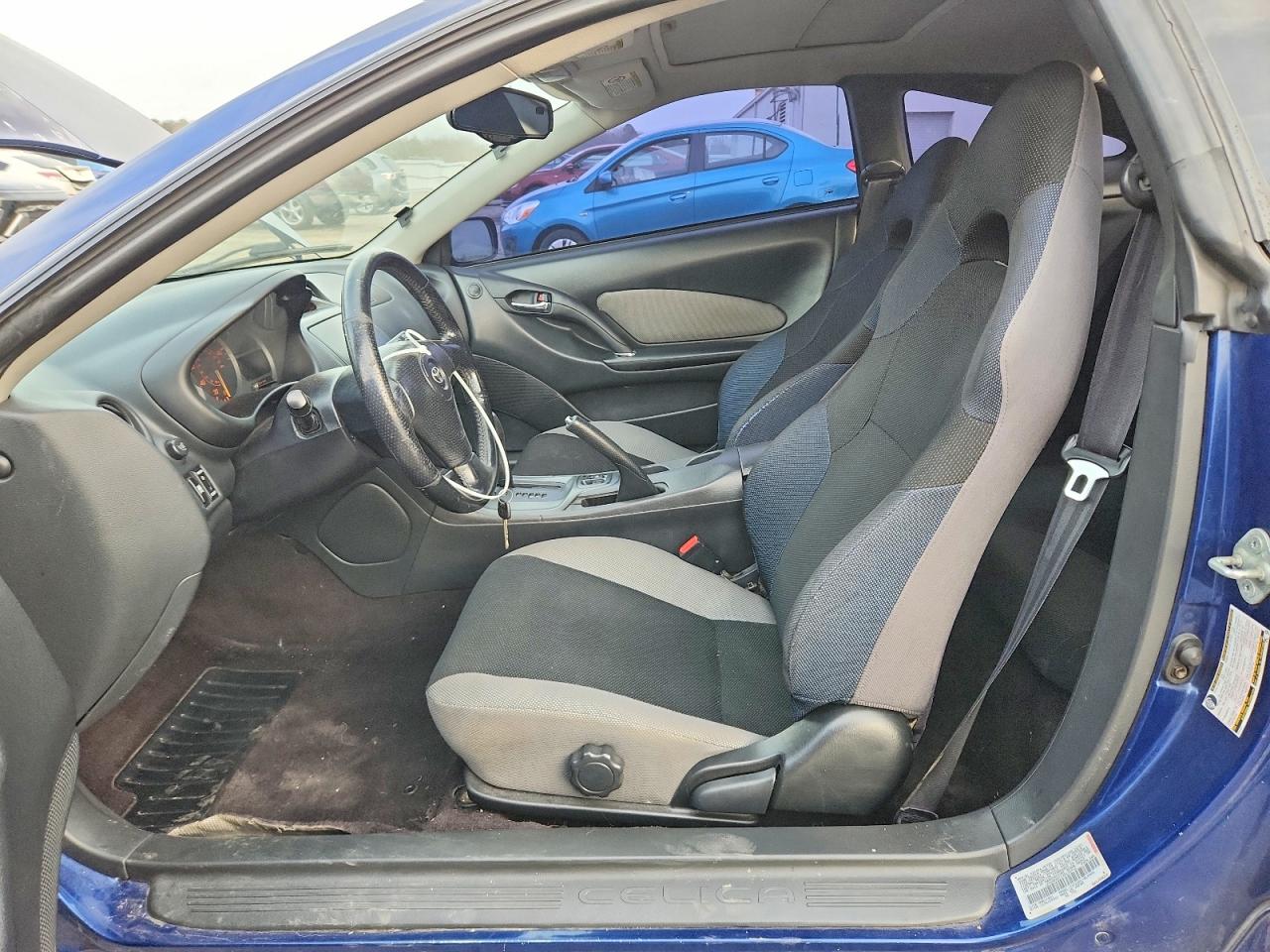 2004 TOYOTA CELICA GT photo 13