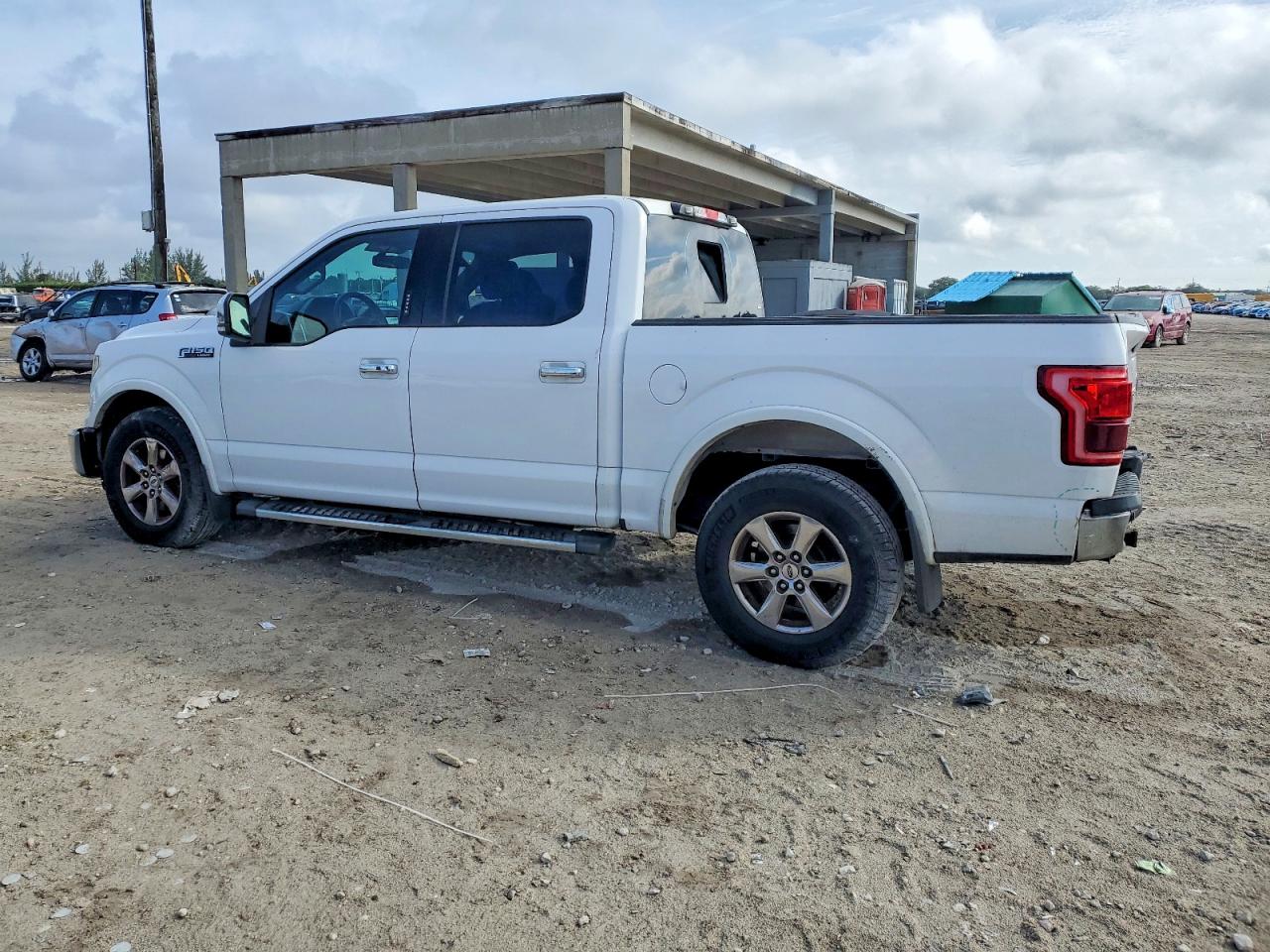 2016 FORD F150 SUPERCREW photo 2