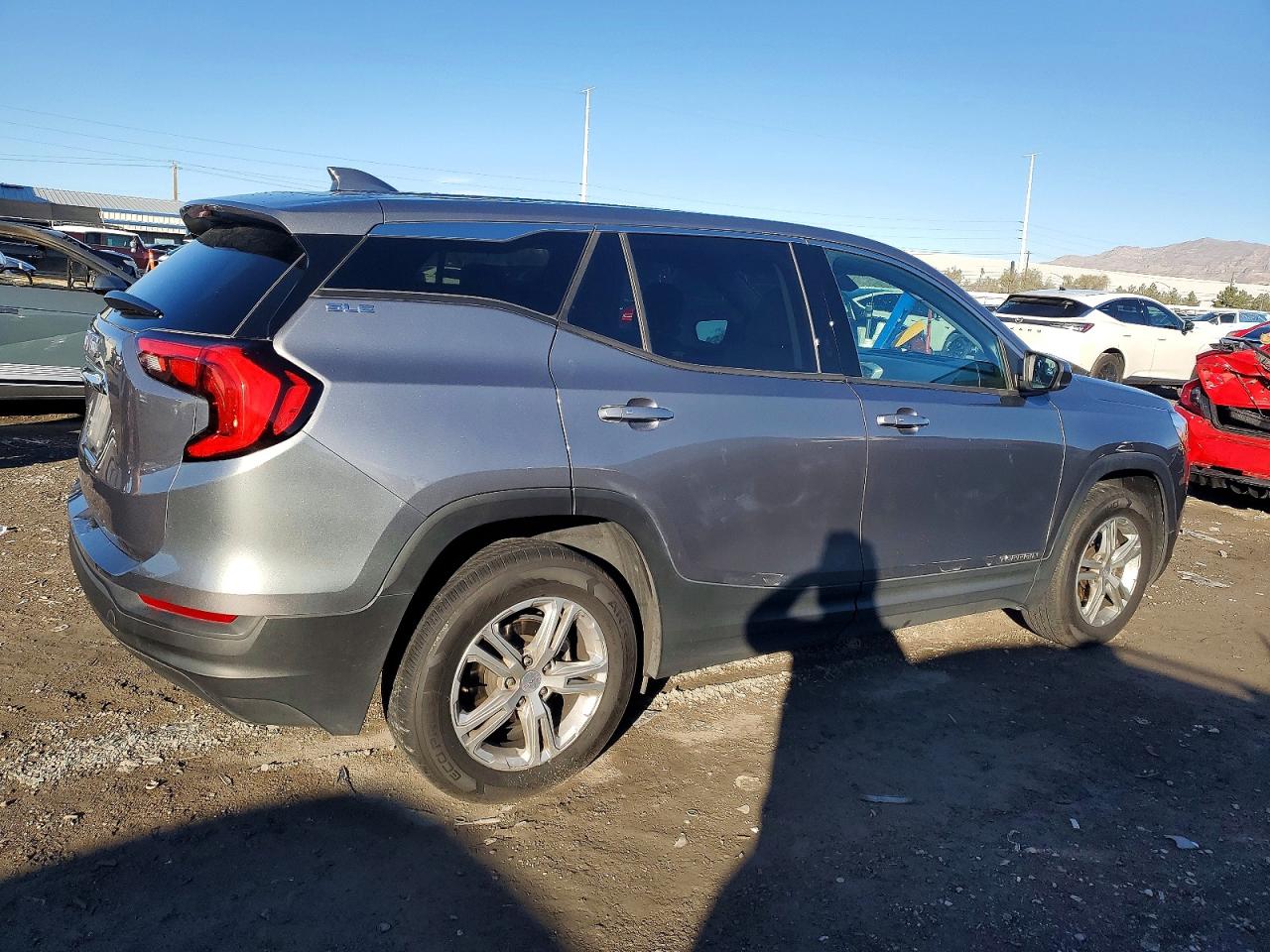 2019 GMC TERRAIN SLE photo 3