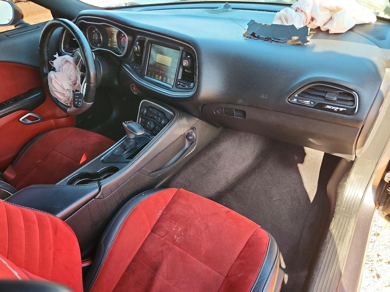 2016 DODGE CHALLENGER SRT 392 photo 8
