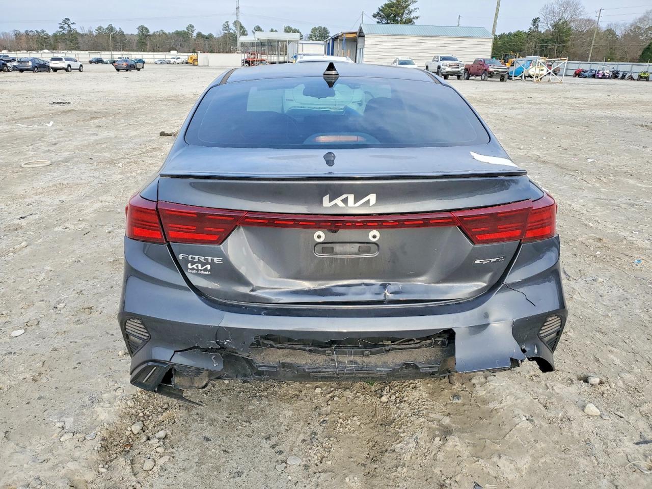 2024 KIA FORTE GT LINE photo 6