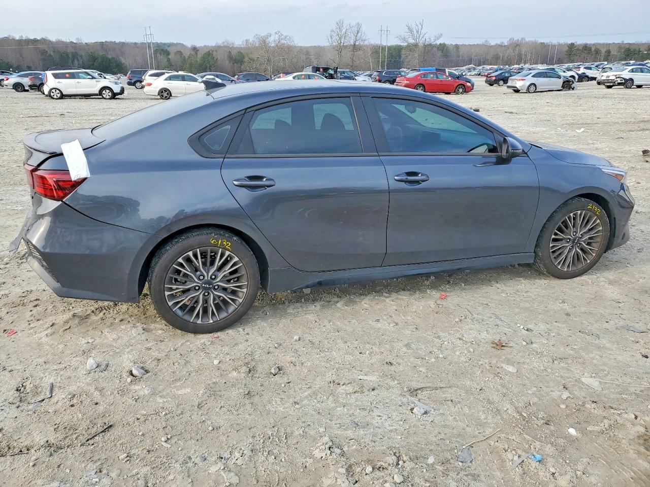 2024 KIA FORTE GT LINE photo 3