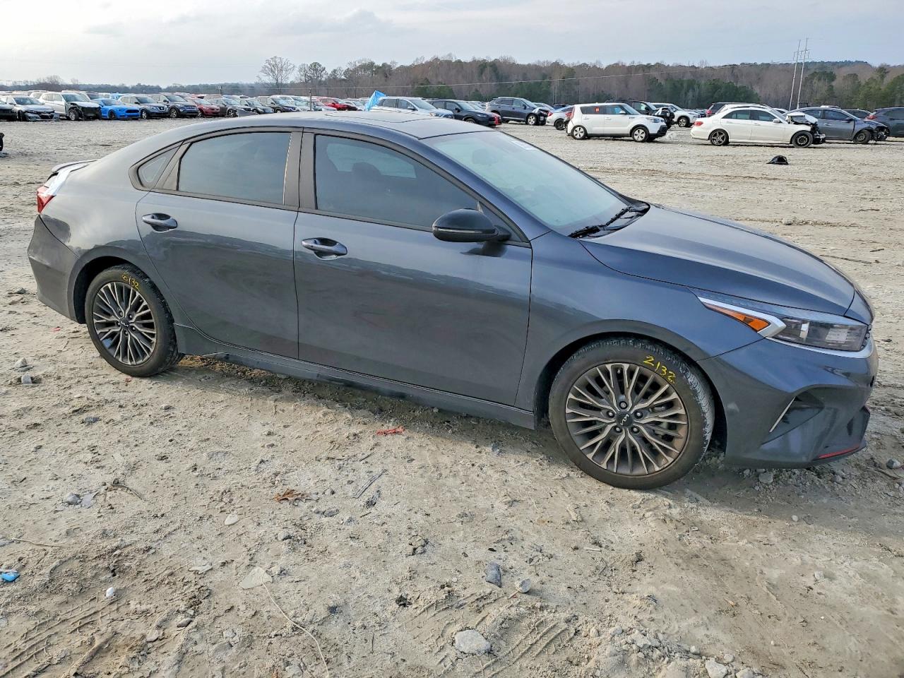 2024 KIA FORTE GT LINE photo 4
