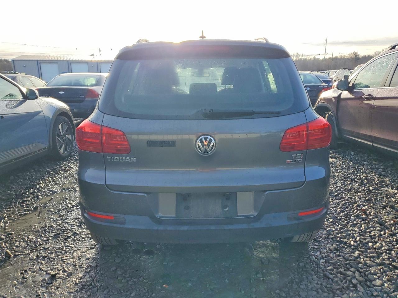 2016 VOLKSWAGEN TIGUAN S photo 6