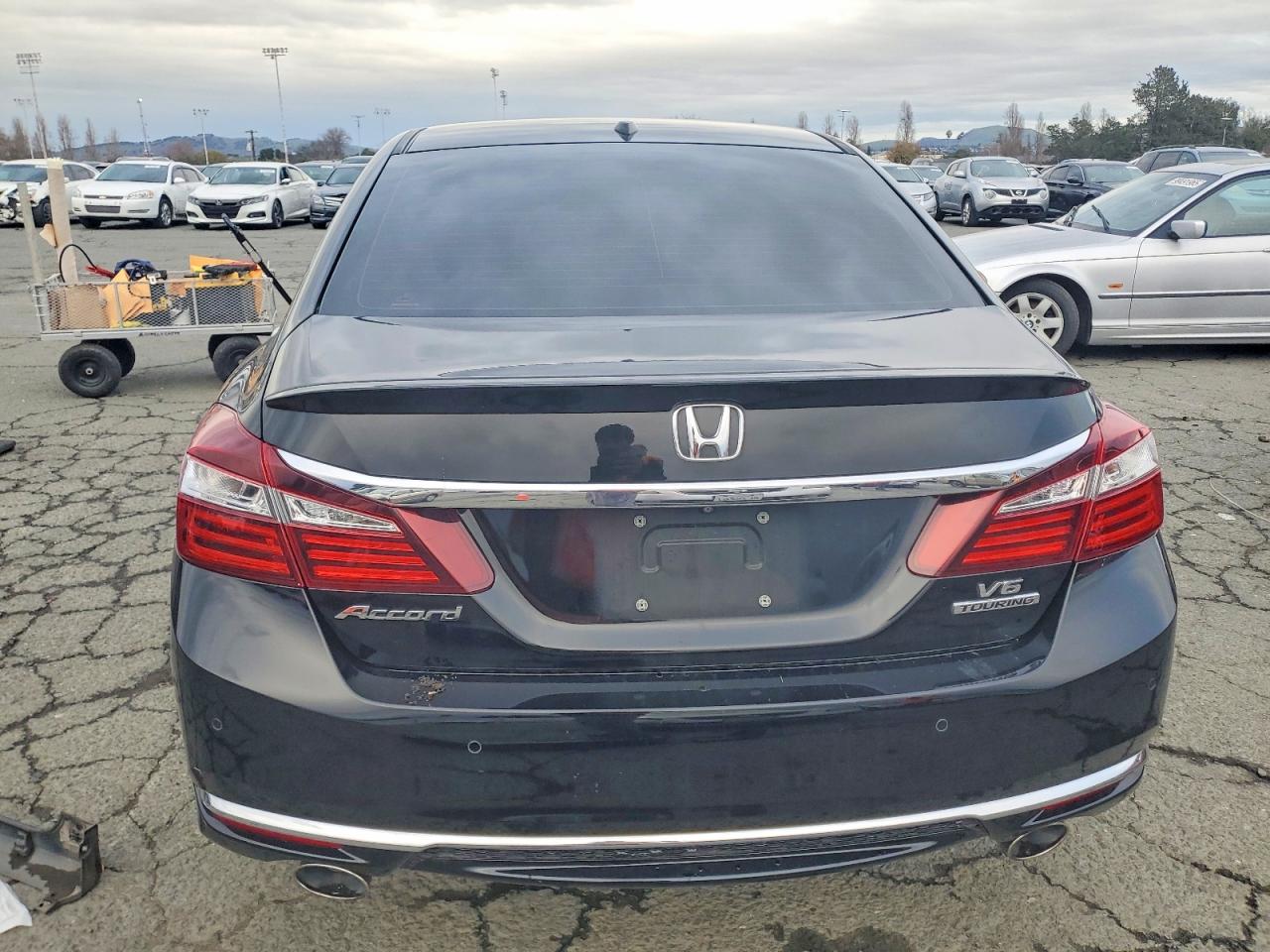 2016 HONDA ACCORD TOURING photo 11