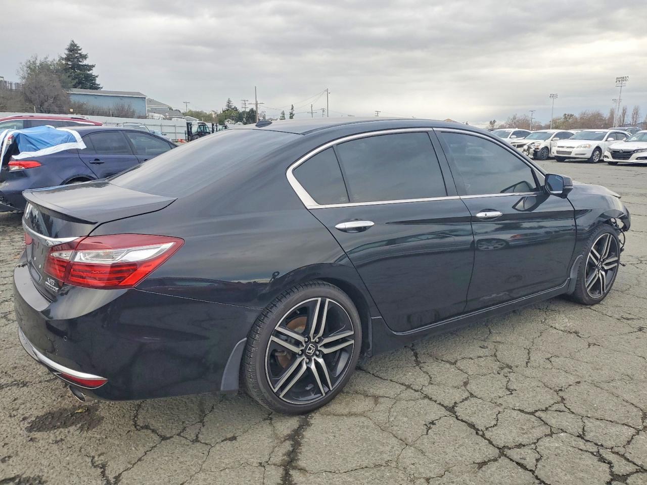 2016 HONDA ACCORD TOURING photo 5