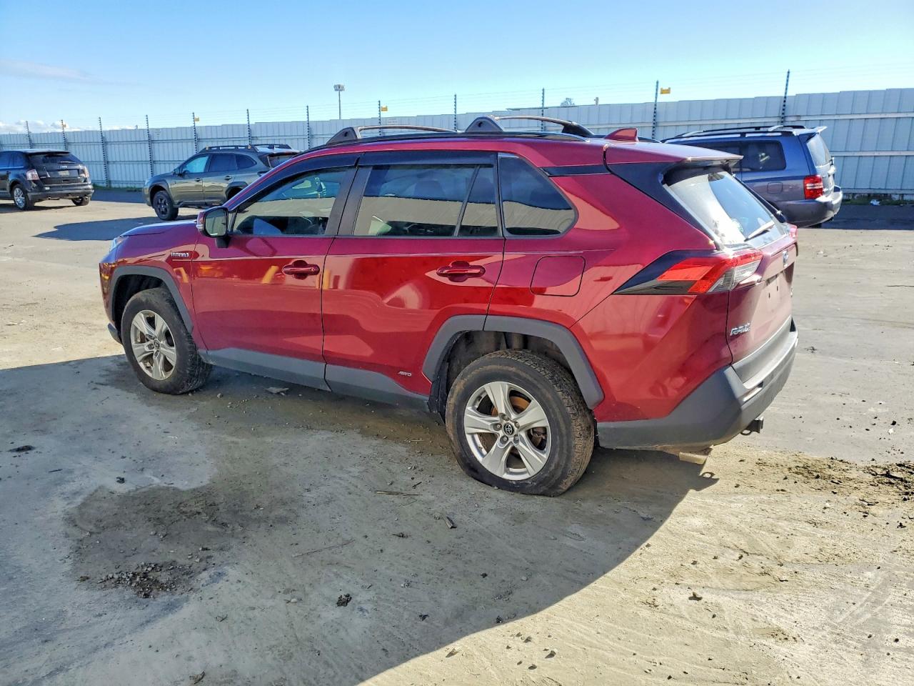 2021 TOYOTA RAV4 XLE photo 2