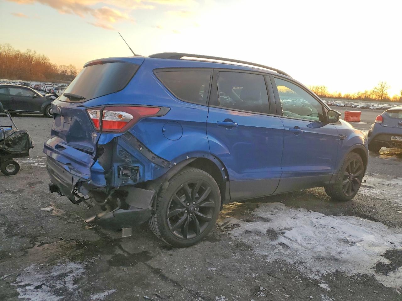 2017 FORD ESCAPE TITANIUM photo 3