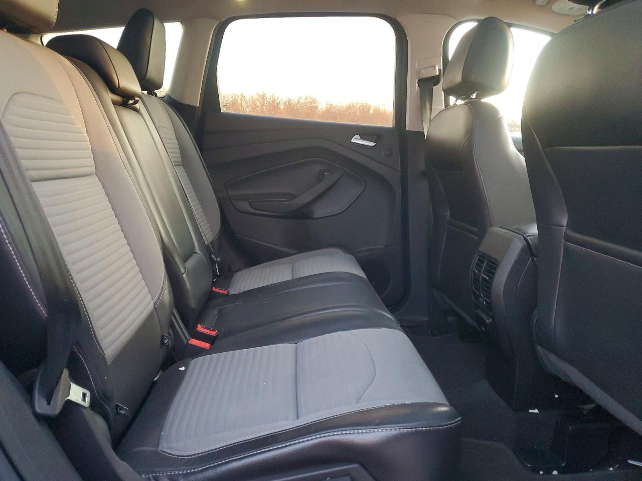 2017 FORD ESCAPE TITANIUM photo 10