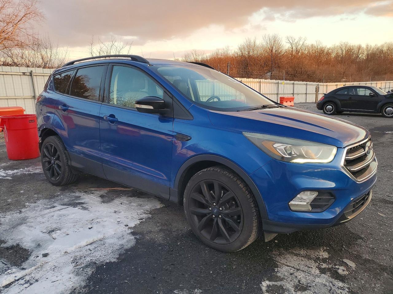 2017 FORD ESCAPE TITANIUM photo 4
