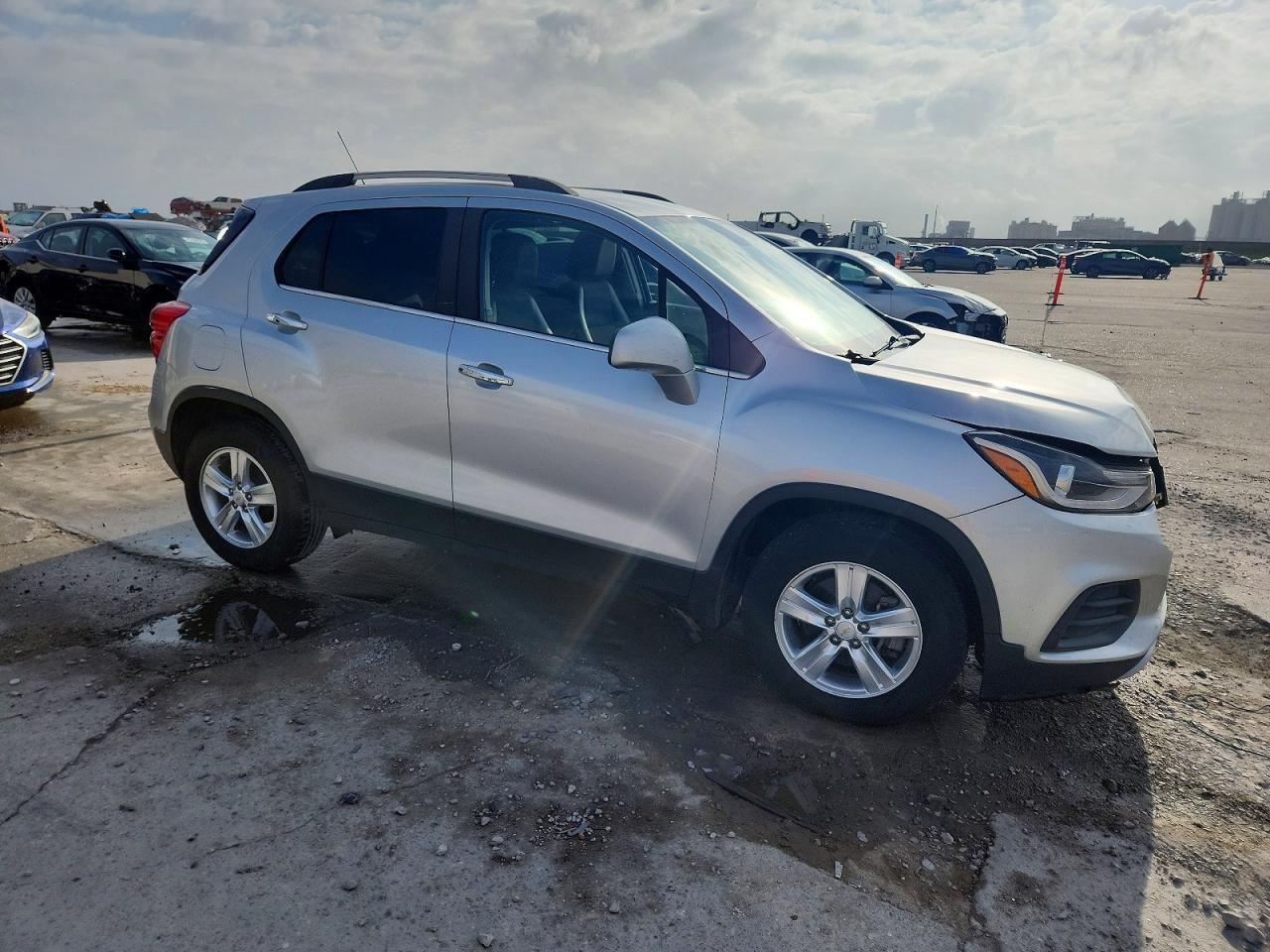 2019 CHEVROLET TRAX 1LT photo 4
